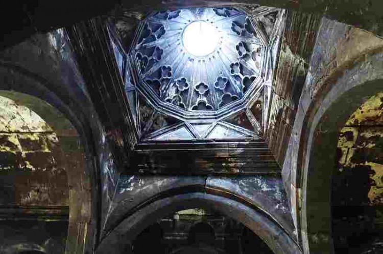 Saghmosavank and Hovhannavank Monasteries